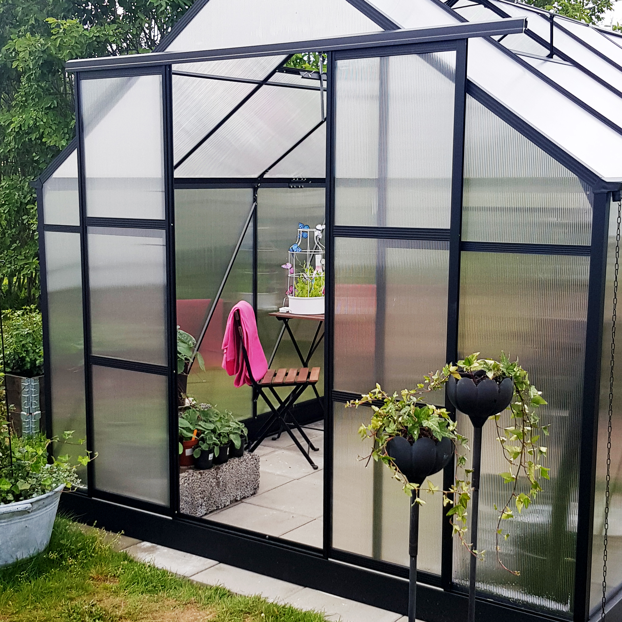 Växthus 8,9m² | Hög odlingshöjd | 6 mm kanalplast Växthus 8,9m² | Hög odlingshöjd | 6 mm kanalplast