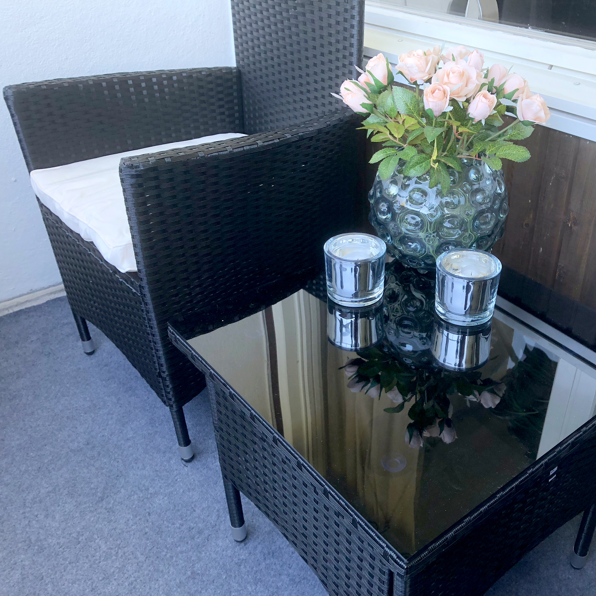 Utemöbler för balkong | Bord och 2 fåtöljer | Konstrotting Utemöbler för balkong | Bord och 2 fåtöljer | Konstrotting