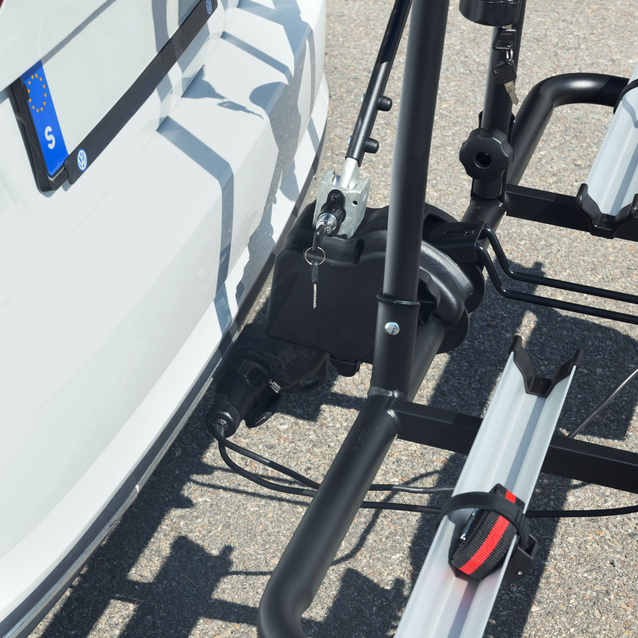 Cykelhållare bil för elcykel med lyse | 2 cyklar | Kapacitet 60kg Cykelhållare bil för elcykel med lyse | 2 cyklar | Kapacitet 60kg