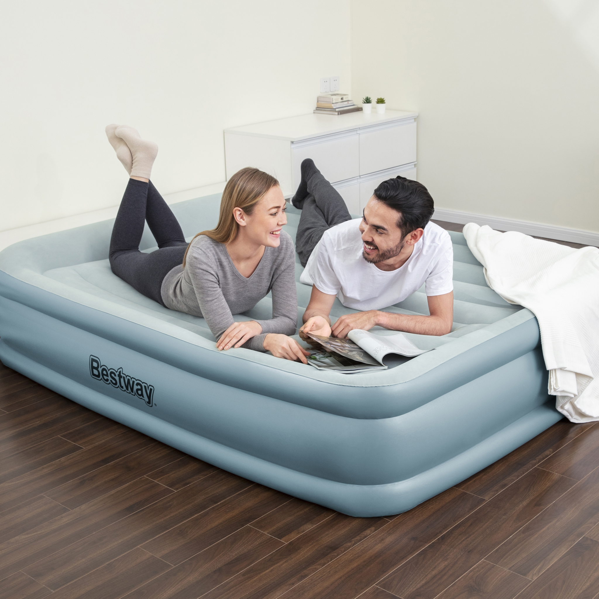 Tjock uppblåsbar dubbelsäng med APP-styrning - Bestway Tritech Queen Airbed Tjock uppblåsbar dubbelsäng med APP-styrning - Bestway Tritech Queen Airbed