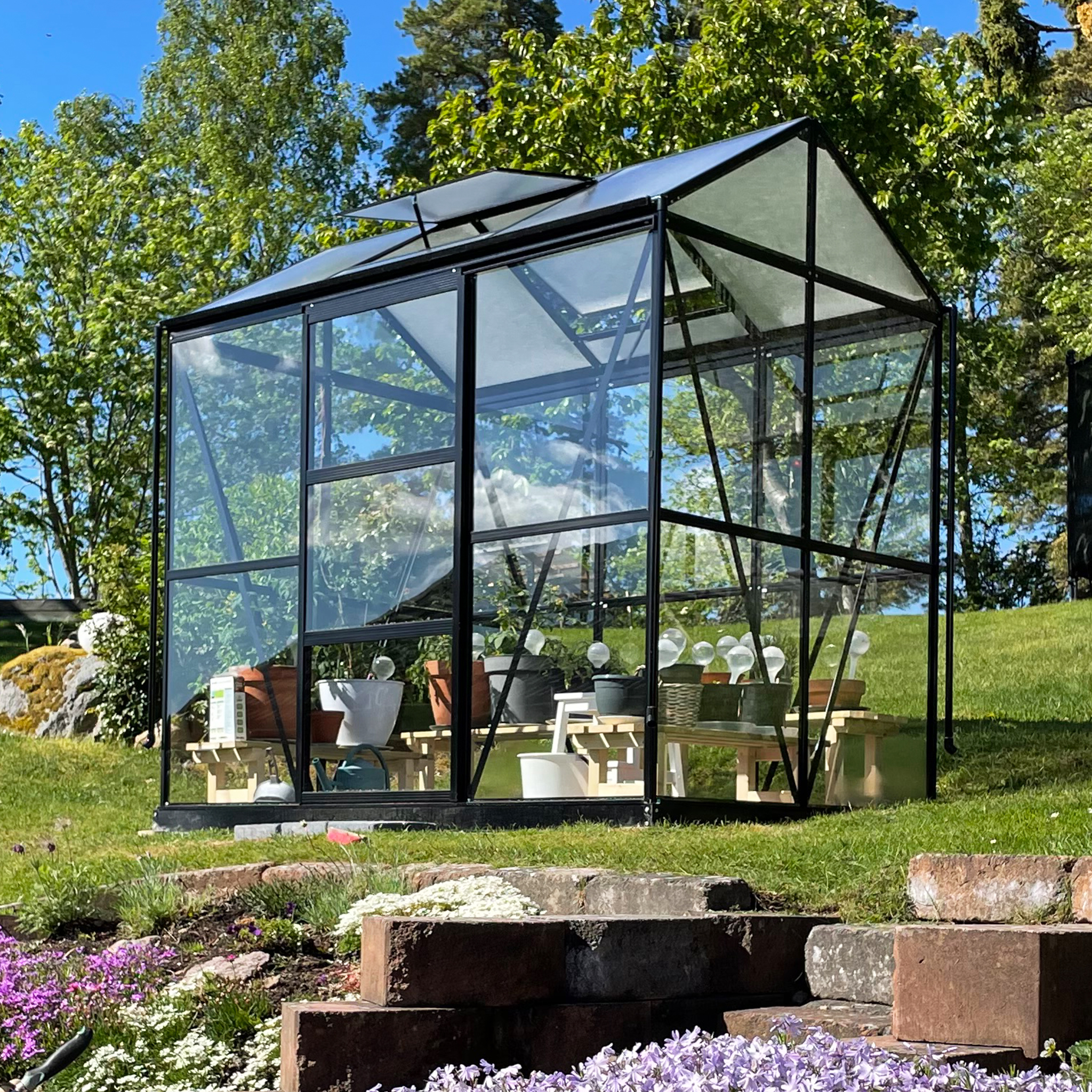 Växthus med adaptiv dörrplacering 3,5m² | 4mm säkerhetsglas | Svart Växthus med adaptiv dörrplacering 3,5m² | 4mm säkerhetsglas | Svart