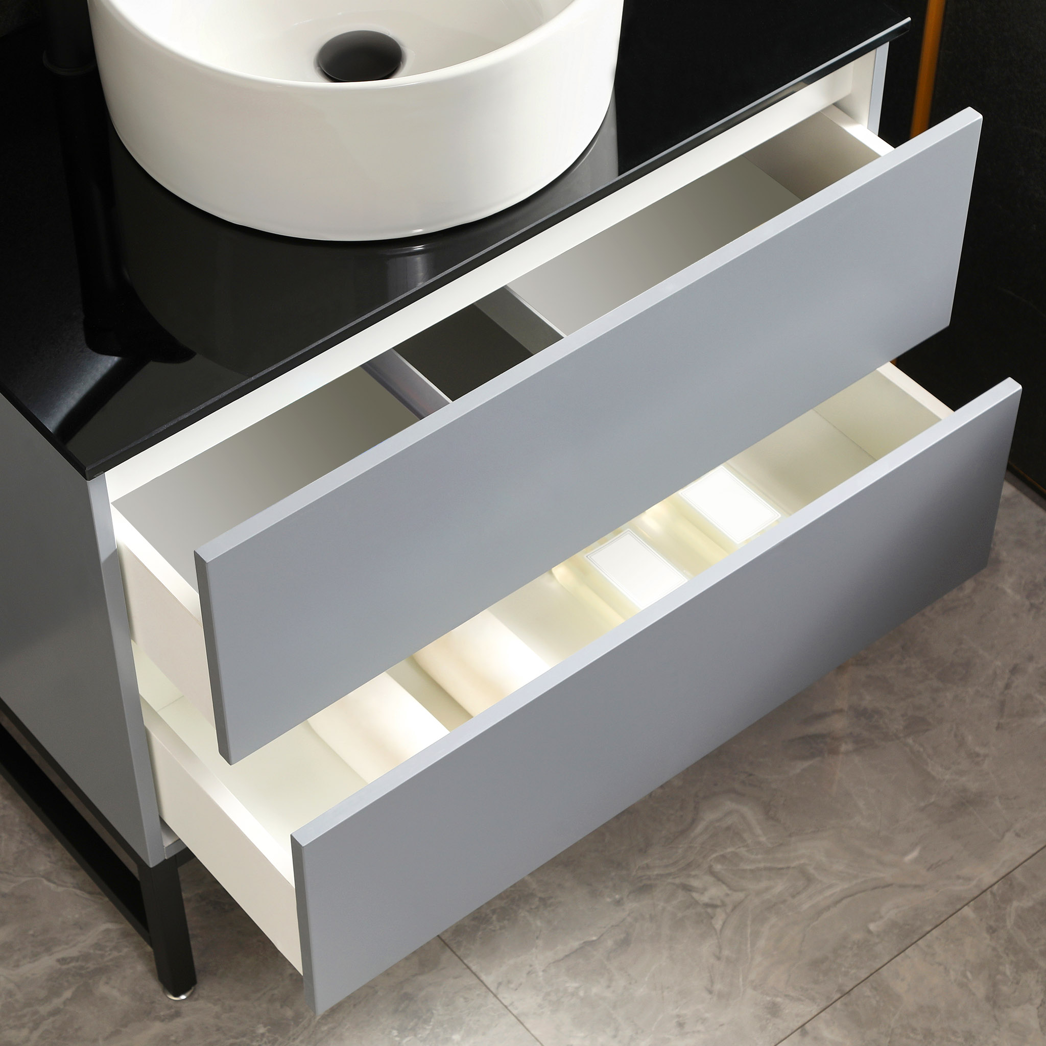 Badrumsm�bel 80cm | Svart glasb�nkskiva | LED-spegel | Cavum
