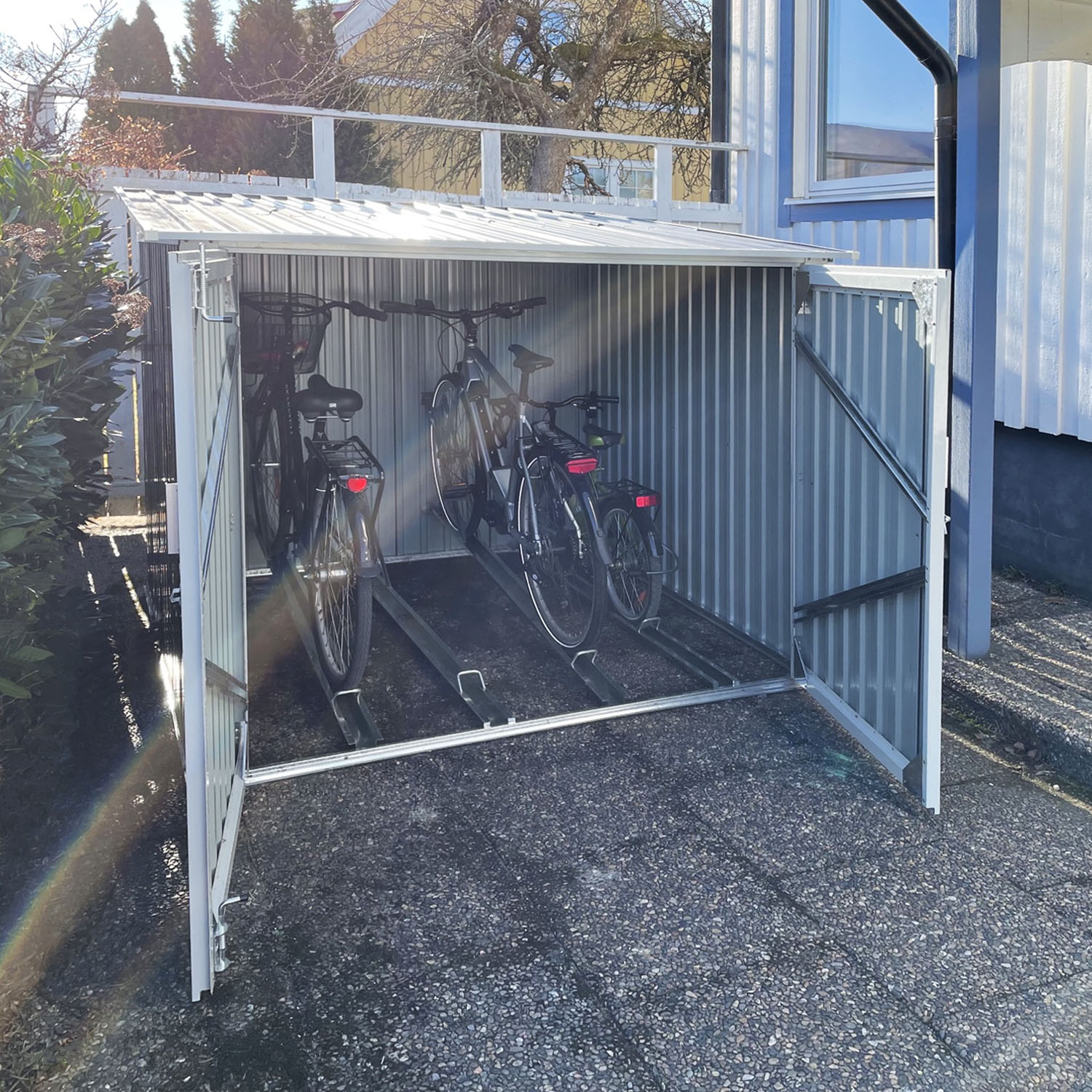 Cykelförråd 4,2m² | 4 cyklar | Låsbart för utomhusbruk Cykelförråd 4,2m² | 4 cyklar | Låsbart för utomhusbruk
