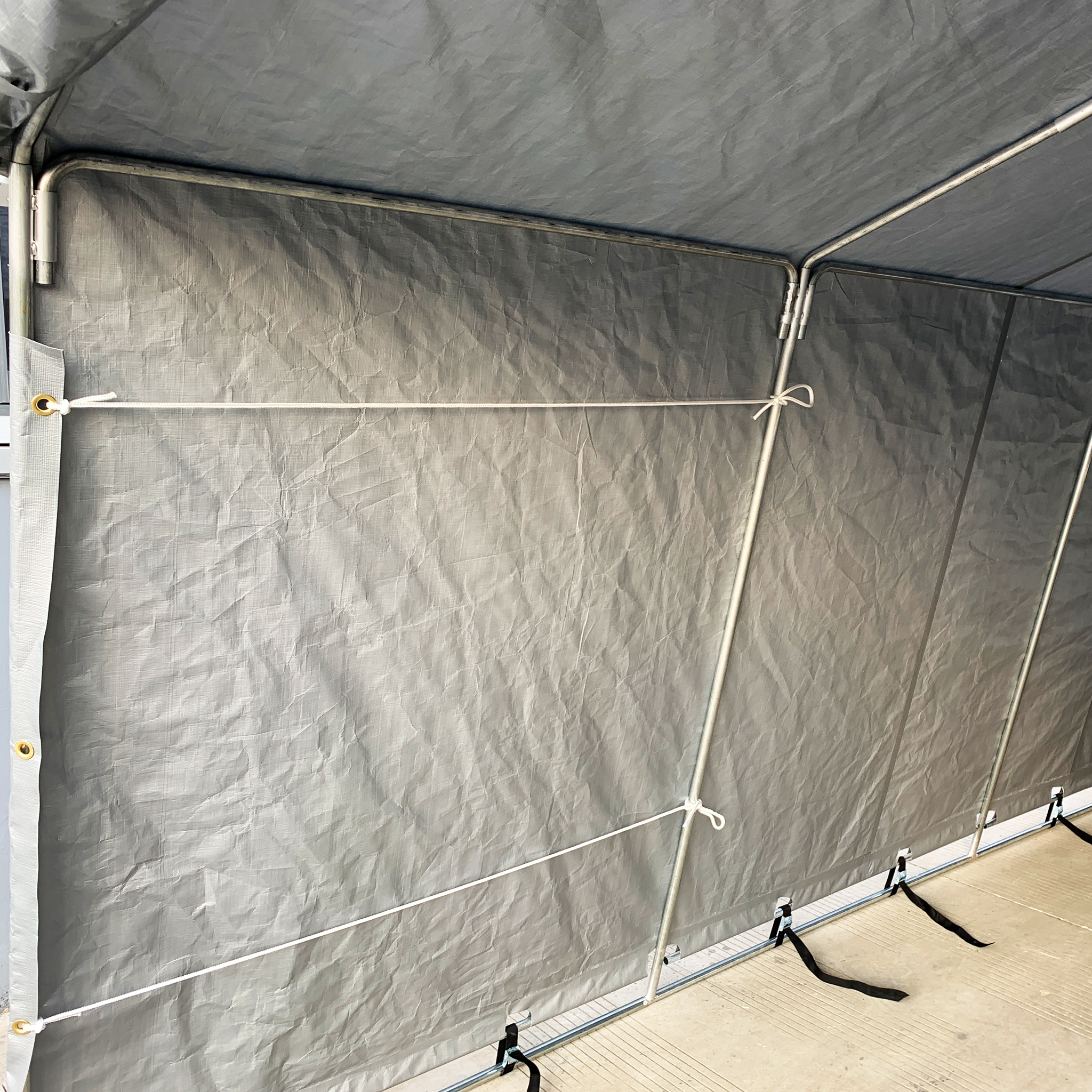 Garagetält 2,7x5,1m | 13,7m² - 200g/m² | PE - Grå Garagetält 2,7x5,1m | 13,7m² - 200g/m² | PE - Grå