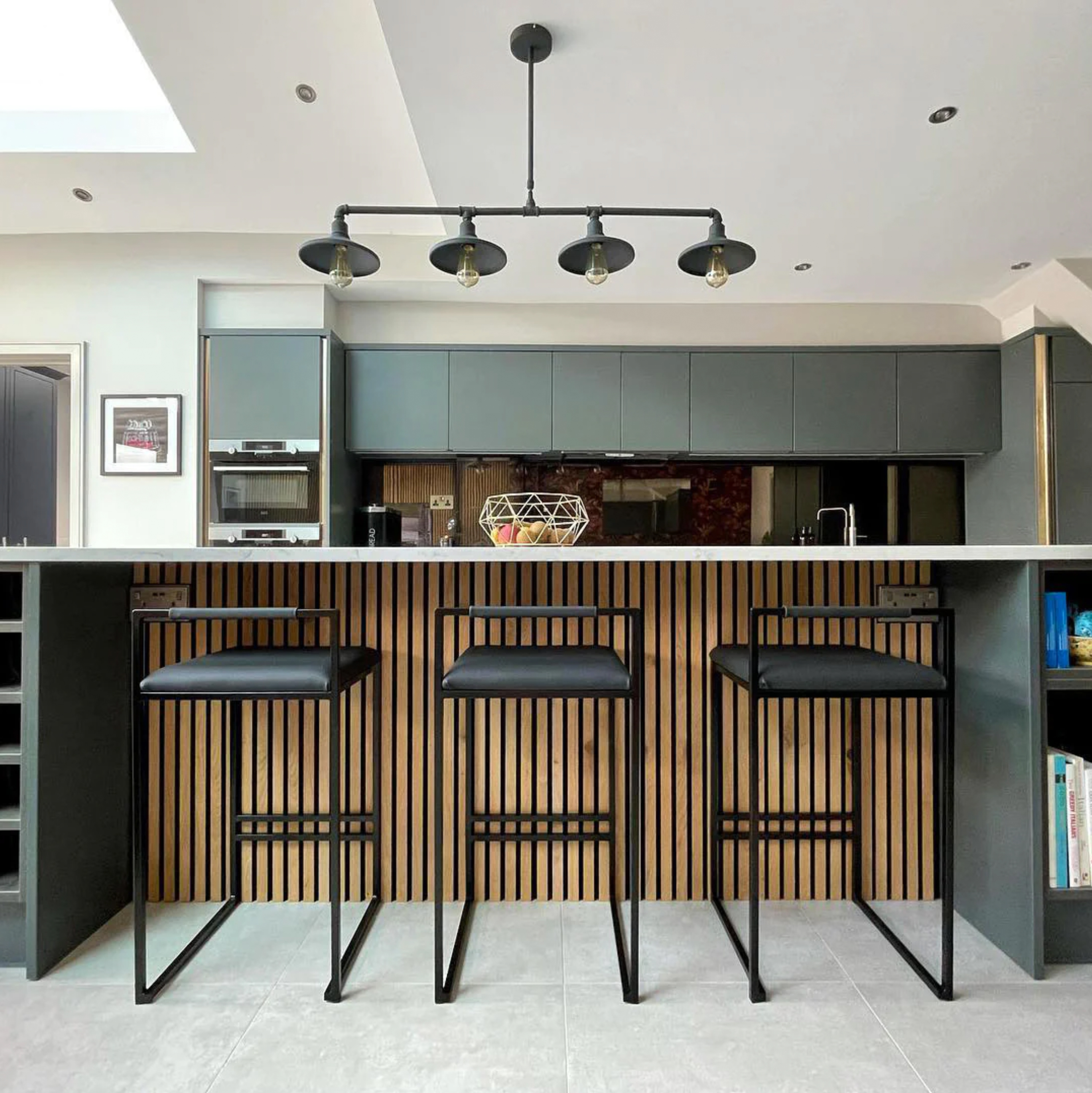 Trälamell akustikpaneler | 2700x600x21mm | Vit ek Trälamell akustikpaneler | 2700x600x21mm | Vit ek