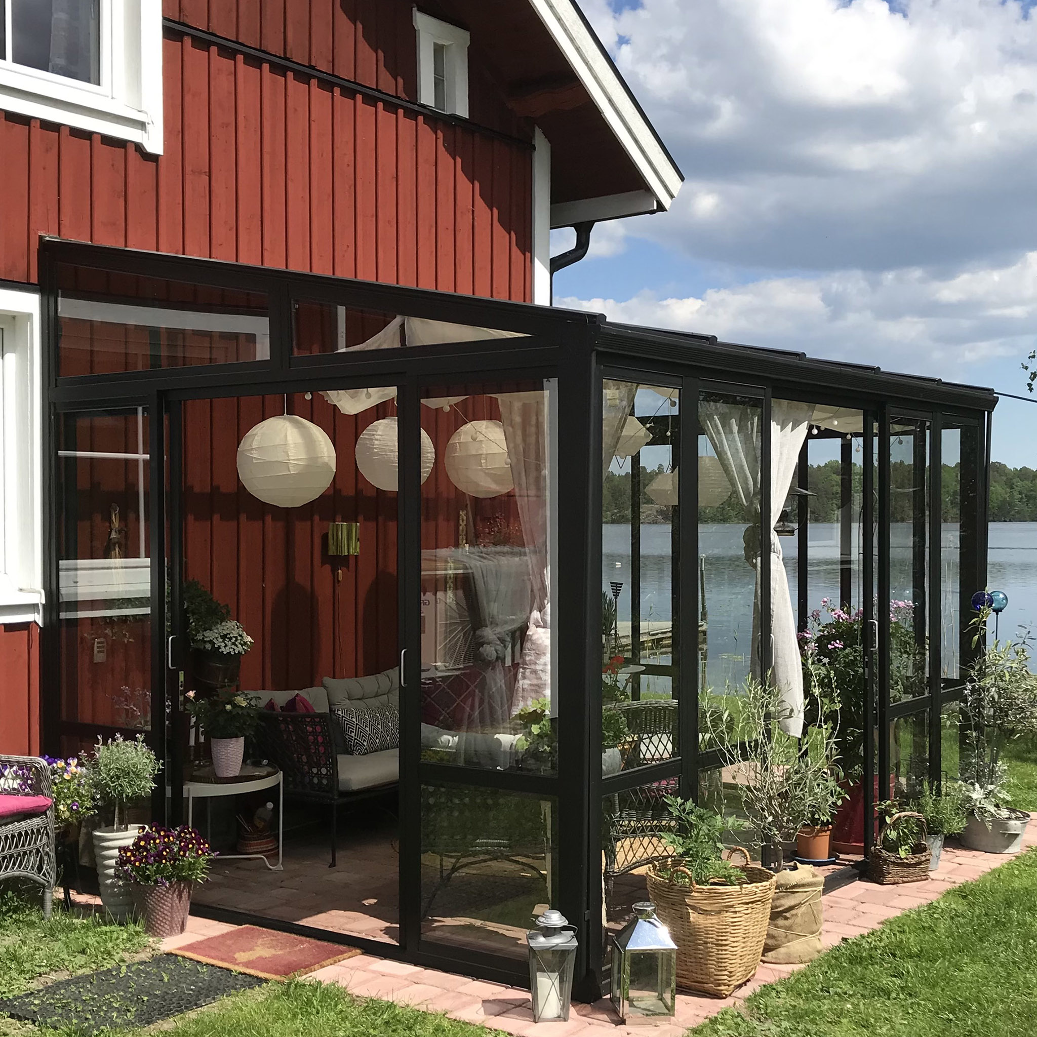 Uterum 10,7m² | Säkerhetsglas och kanalplast | Aluminiumstomme | Svart Uterum 10,7m² | Säkerhetsglas och kanalplast | Aluminiumstomme | Svart