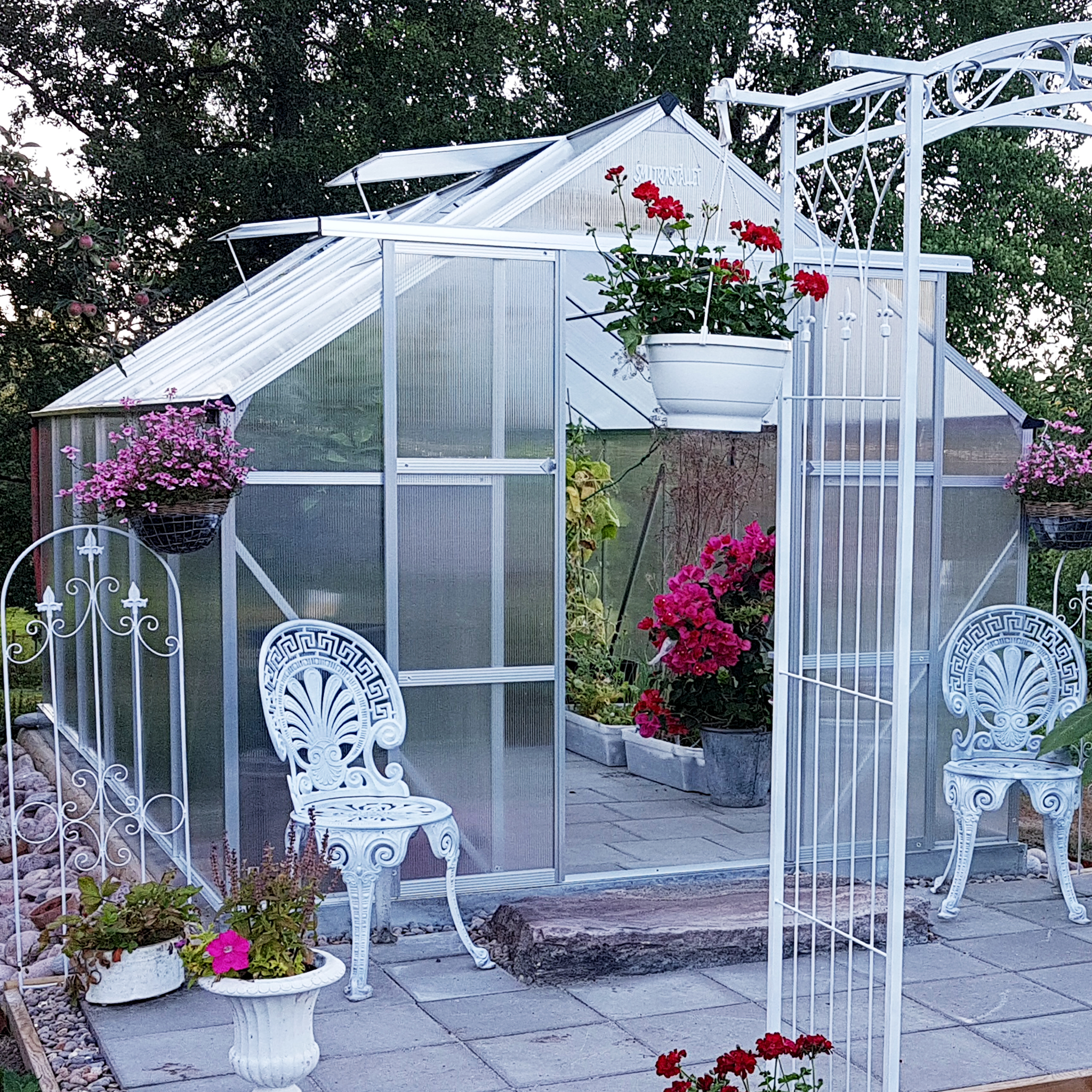 Växthus 10,7m² | Hög odlingshöjd | 6mm kanalplast Växthus 10,7m² | Hög odlingshöjd | 6mm kanalplast
