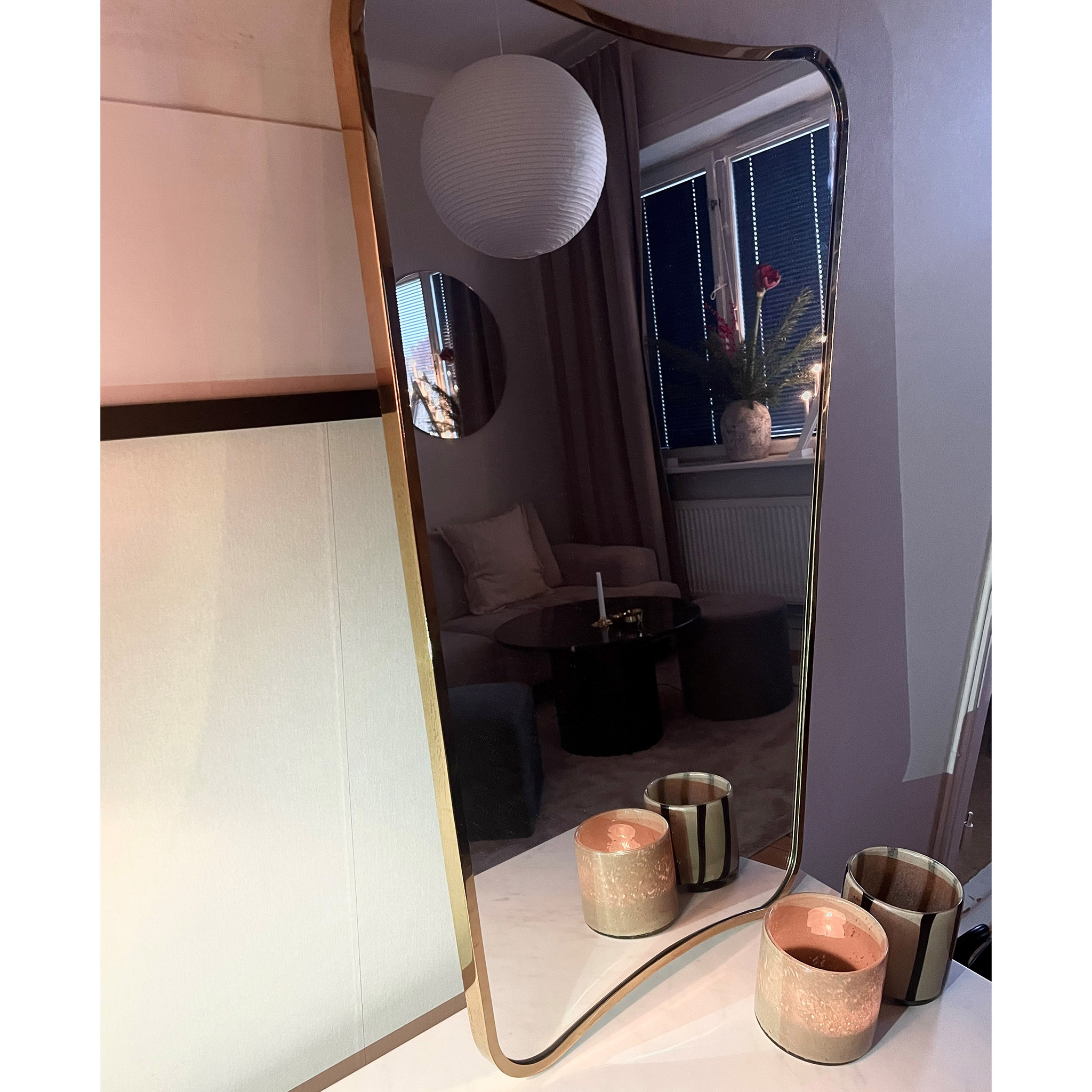 Spegel med rundade former - TIFFANY GOLD Spegel med rundade former - TIFFANY GOLD