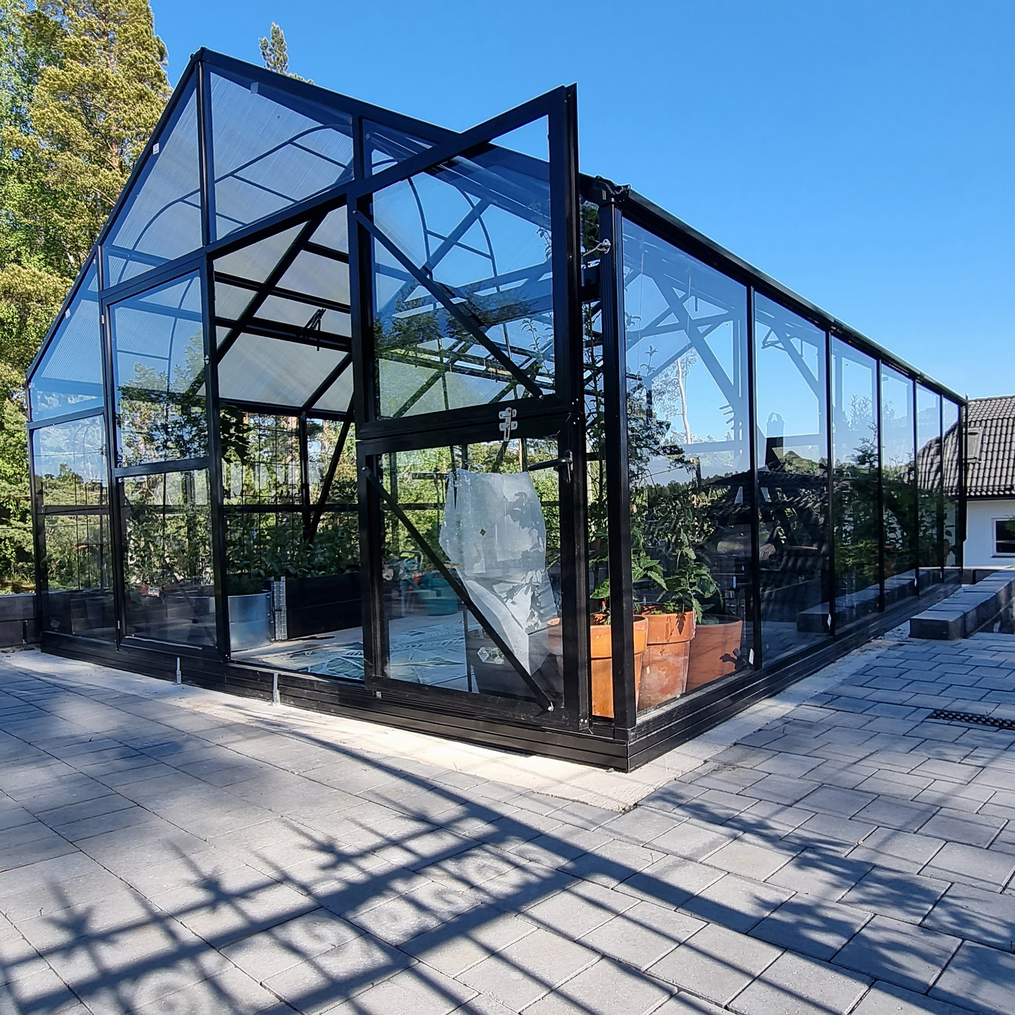 Premium glasväxthus 24,6m² | 5 års stormgaranti | 4mm säkerhetsglas Premium glasväxthus 24,6m² | 5 års stormgaranti | 4mm säkerhetsglas