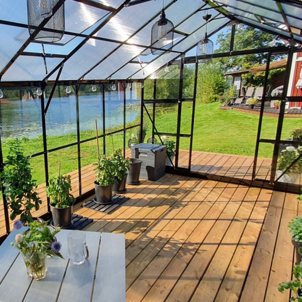 Växthus 12,7m² | 5 års stormgaranti | 4mm säkerhetsglas Växthus 12,7m² | 5 års stormgaranti | 4mm säkerhetsglas