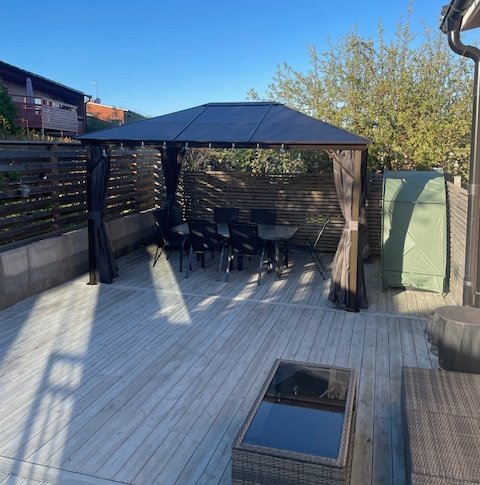 Paviljong premium 4x3m | Tak i kanalplast | Inkl. Väggar och myggnät Paviljong premium 4x3m | Tak i kanalplast | Inkl. Väggar och myggnät