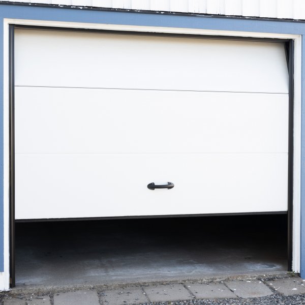 Garageport Takskjutport med fjärrstyrning | 2,4m bred Garageport Takskjutport med fjärrstyrning | 2,4m bred