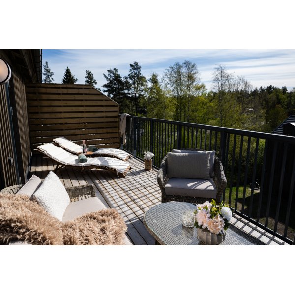 Loungegrupp i naturfärgad konstrotting | 4-delad med soffa, fåtöljer & bord | Ängsö Loungegrupp i naturfärgad konstrotting | 4-delad med soffa, fåtöljer & bord | Ängsö