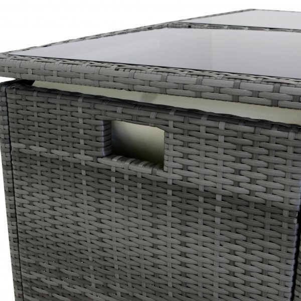 Platseffektiv matgrupp | 4 stolar i konstrotting | Lyfco Malmön Platseffektiv matgrupp | 4 stolar i konstrotting | Lyfco Malmön