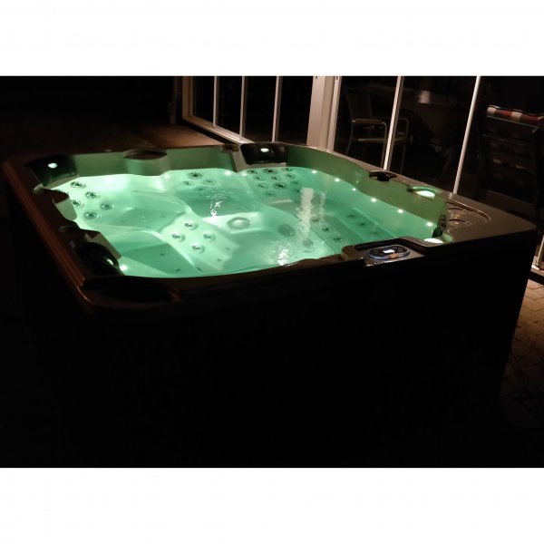 Spabad Karma WiFi - 5 personer | LED Jets | Lyfco
