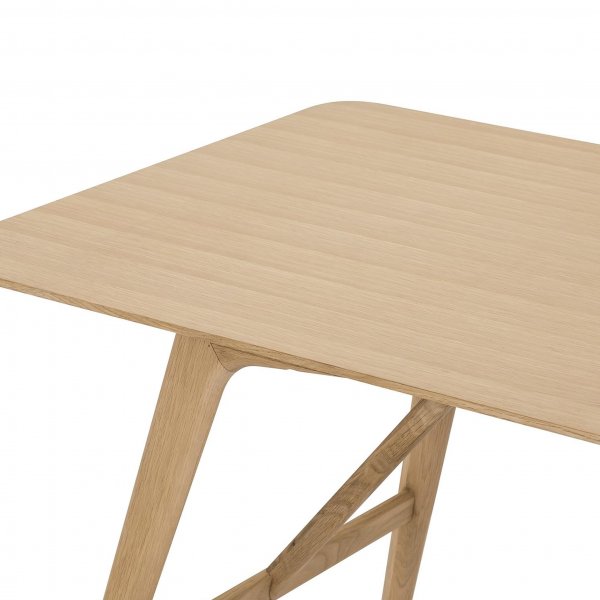 Matgrupp med 4 stolar | Ek/PU-läder | Gissebo Matgrupp med 4 stolar | Ek/PU-läder | Gissebo