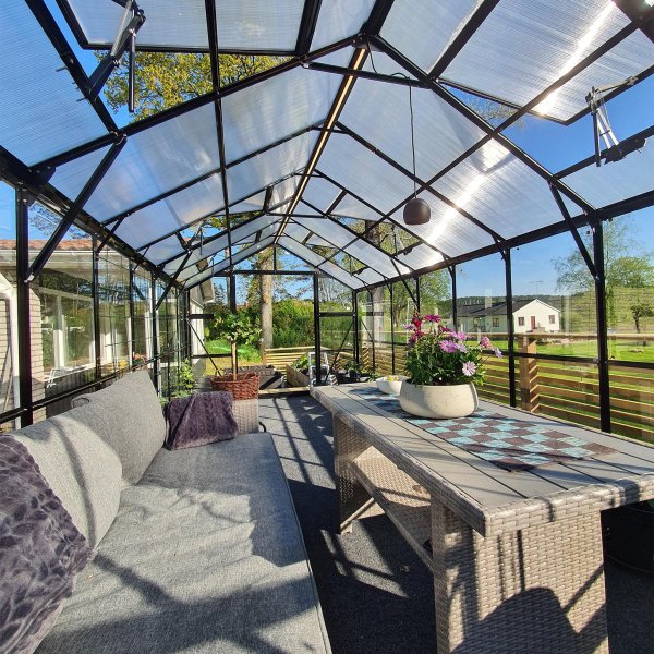 Växthus 14,4m² | 4mm säkerhetsglas | 5 års stormgaranti Växthus 14,4m² | 4mm säkerhetsglas | 5 års stormgaranti