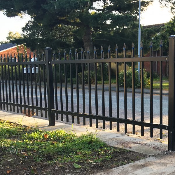 Smidesstaket 150x225cm