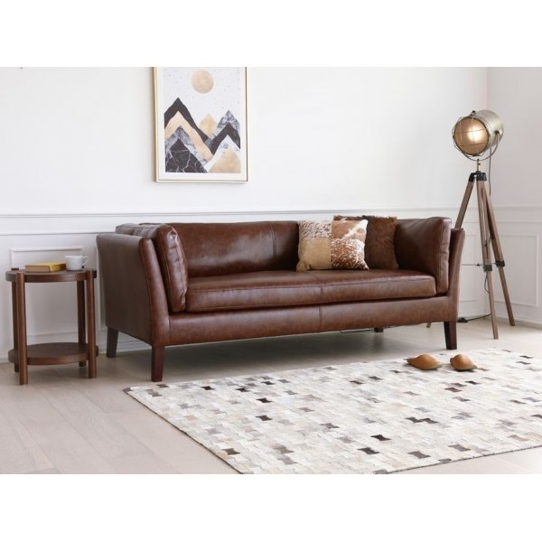 Soffa 3-sits | Vintagebrunt konstläder, skumstoppning & trästomme | Heritage Soffa 3-sits | Vintagebrunt konstläder, skumstoppning & trästomme | Heritage