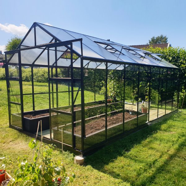 Växthus 12,7m² | 5 års stormgaranti | 4mm säkerhetsglas Växthus 12,7m² | 5 års stormgaranti | 4mm säkerhetsglas