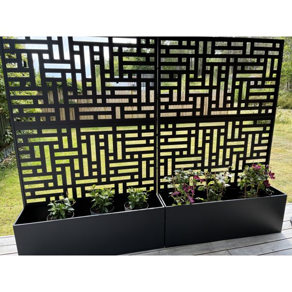 Blomlåda med spalje | 120x180cm | Stål | Svart Blomlåda med spalje | 120x180cm | Stål | Svart