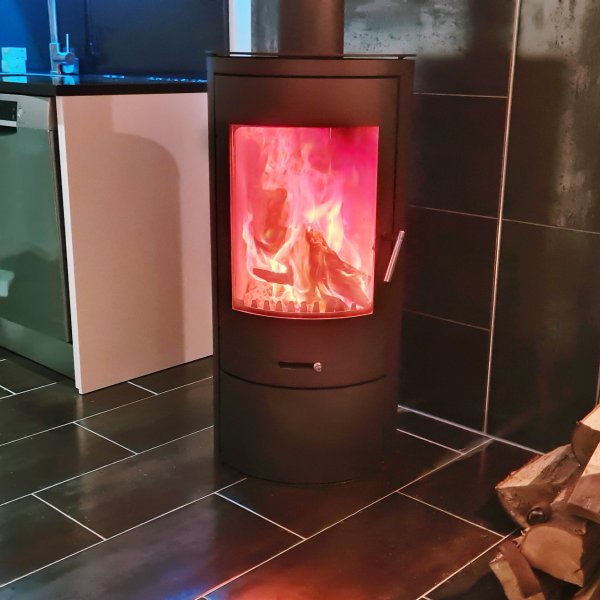 Rund braskamin 7kW | Verkningsgrad 80 % | Huittinen