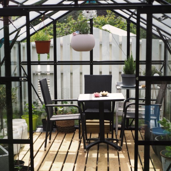 Växthus 6,4 m² | 4 mm säkerhetsglas | 5 års stormgaranti Växthus 6,4 m² | 4 mm säkerhetsglas | 5 års stormgaranti