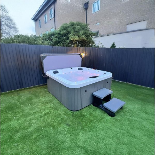 Spabad Zeus  Utespa fr 6 personer | Balboa & Lucite | Lyfco