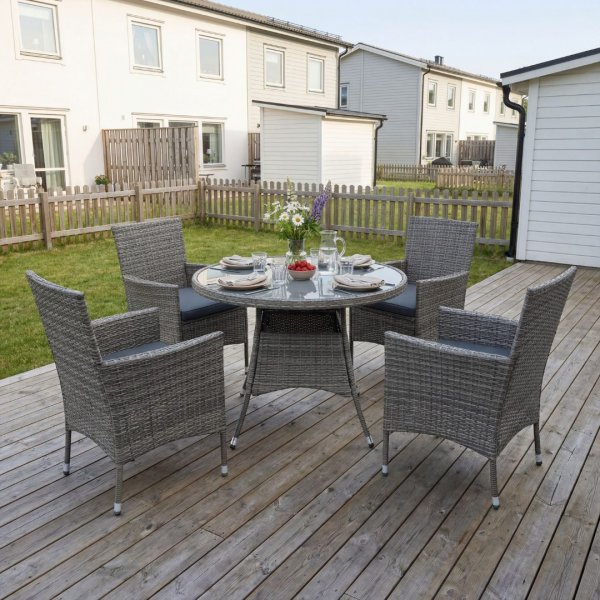 Rund matgrupp | Bord �100 cm & 4 stolar med dynor | Tyl�sand � Gr�