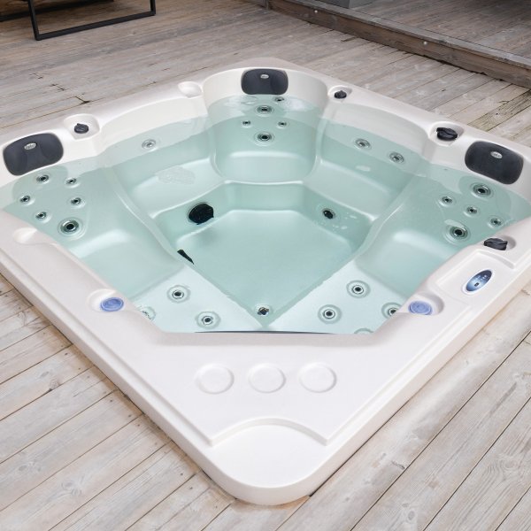 Spabad Eden - 5 personer | 215x215x86 cm | Balboa system | Lyfco Spabad Eden - 5 personer | 215x215x86 cm | Balboa system | Lyfco