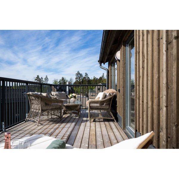 Loungegrupp i naturfärgad konstrotting | 4-delad med soffa, fåtöljer & bord | Ängsö Loungegrupp i naturfärgad konstrotting | 4-delad med soffa, fåtöljer & bord | Ängsö