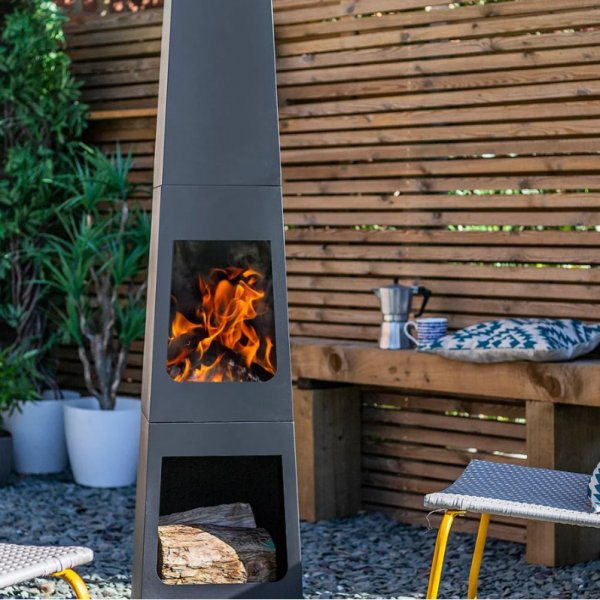 Eldstad med vedförvaring | 150 cm | Svart/Grå Eldstad med vedförvaring | 150 cm | Svart/Grå