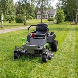 Zero Turn �kgr�sklippare 107 cm | 546 cc Loncin-motor | Hydro-Gear ZT-2200 | GMZT42ML