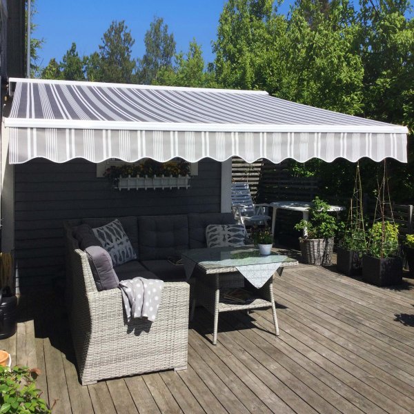 Terrassmarkis 3x2,5m | Elektrisk motor & fjärrkontroll | Metalcraft Terrassmarkis 3x2,5m | Elektrisk motor & fjärrkontroll | Metalcraft