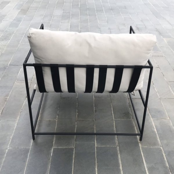 Loungefåtölj i underhållsfritt galvaniserat stål | Fårö - FYNDVARA Loungefåtölj i underhållsfritt galvaniserat stål | Fårö - FYNDVARA