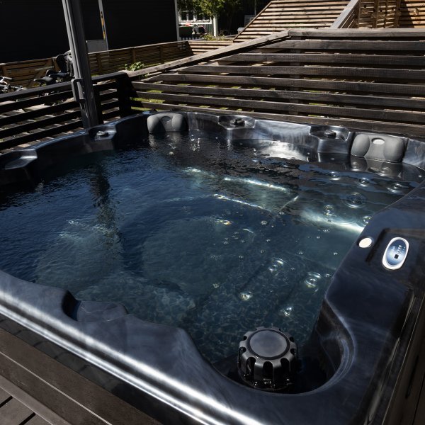 Spabad Poseidon Blackline  56 personer | Lucite akryl, Gecko cirkulationspump & Balboa system | 2026