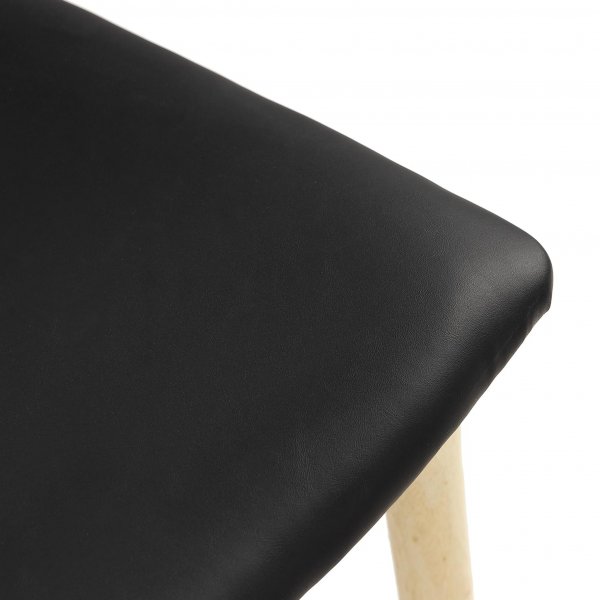 Matstol i robust trä/PU-läder | 2-pack | Gillstad Matstol i robust trä/PU-läder | 2-pack | Gillstad