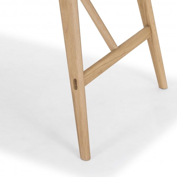 Matgrupp med 4 stolar | Ek/PU-läder | Gissebo Matgrupp med 4 stolar | Ek/PU-läder | Gissebo