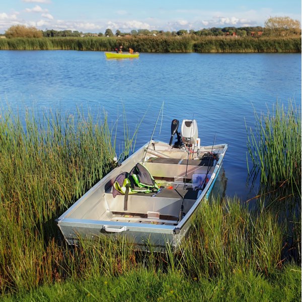 Flatbottnad aluminiumbt 3,5m | Fr 3 personer | Lyfco