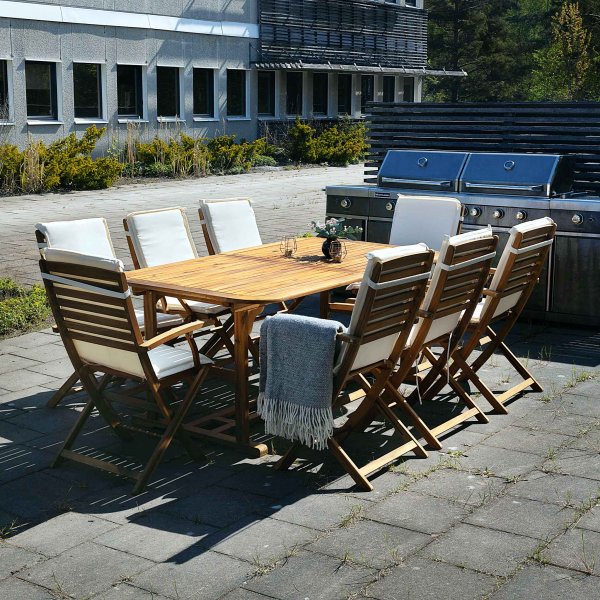 F�rl�ngningsbart bord | 8 stolar |�Lyfco Runmar�