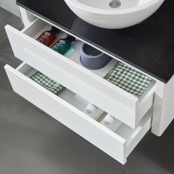 Kommod | Komplett paket med tv�ttst�ll & badrumsspegel