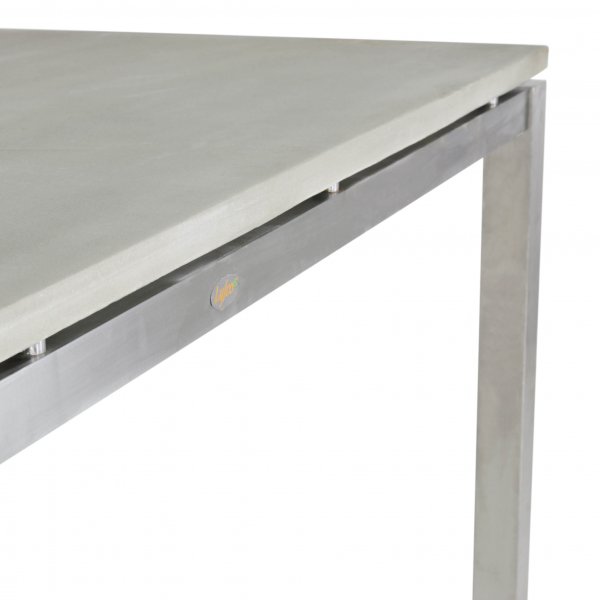 Matbord i betong och rostfritt stål Matbord i betong och rostfritt stål