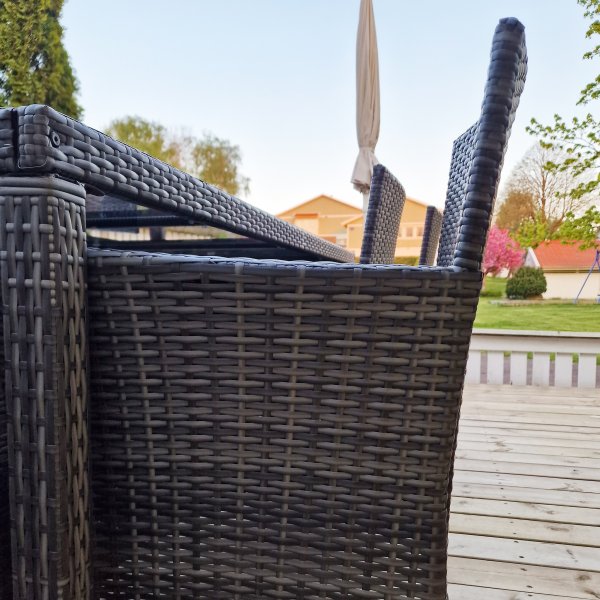 Matgrupp utembler med 8 stolar | Dynor ingr | Gr | Lyfco Lysekil