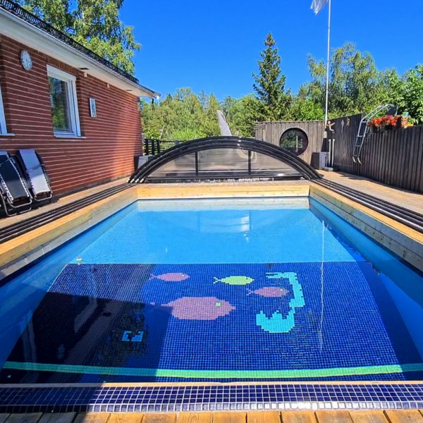 Pooltak 4x8m med sidodörr | Solid polykarbonat 4mm | Svart Pooltak 4x8m med sidodörr | Solid polykarbonat 4mm | Svart