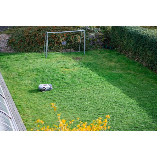 Robotgr�sklippare utan slinga 3600m� | Full-Band RTK + 4 AI-kameror | ANTHBOT Genie 3000