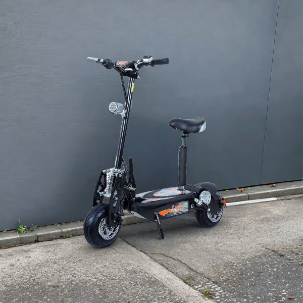 Elscooter 1000W med sadel | 38 km/tim | Hopfällbar | Lyfco Elscooter 1000W med sadel | 38 km/tim | Hopfällbar | Lyfco