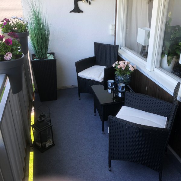 Utem�bler f�r balkong | Bord och 2 f�t�ljer | Konstrotting